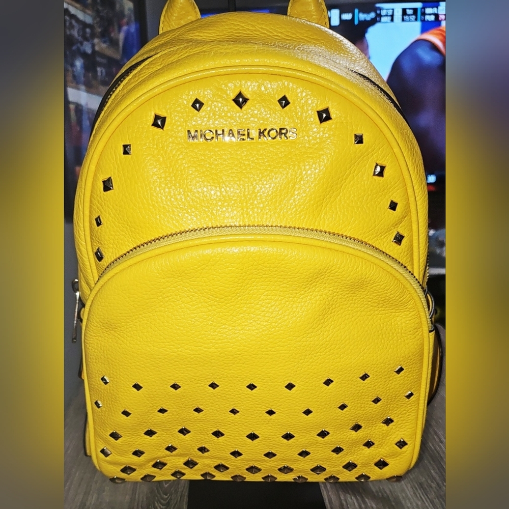 Authentic Michael Kors Erin Small Studded Backpack in yellow/gray